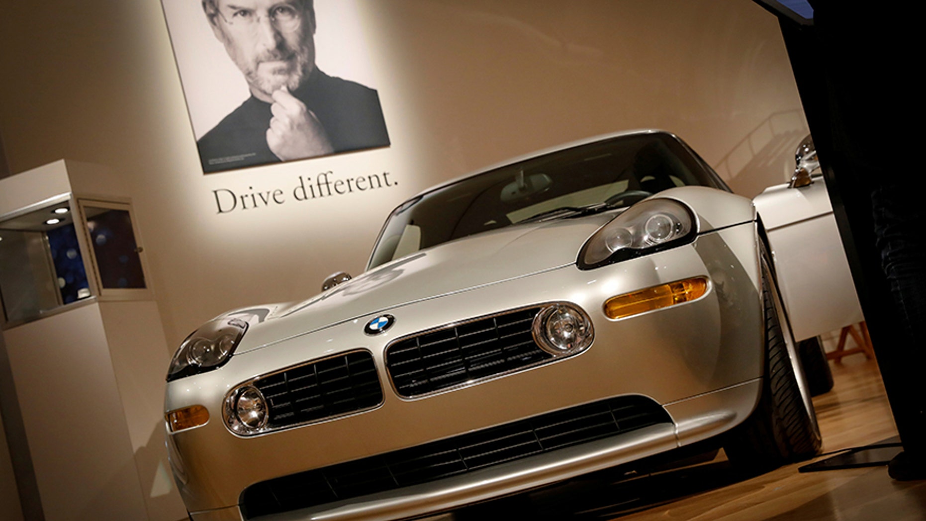 A 2000 BMW Z8 owned by Apple Founder Steve Jobs is displayed during a media preview for the 'RM Sotheby's Icons' sale at Sothebyâs in New York, U.S., November 30, 2017. REUTERS/Brendan McDermid TPX IMAGES OF THE DAY - RC1DE39368B0