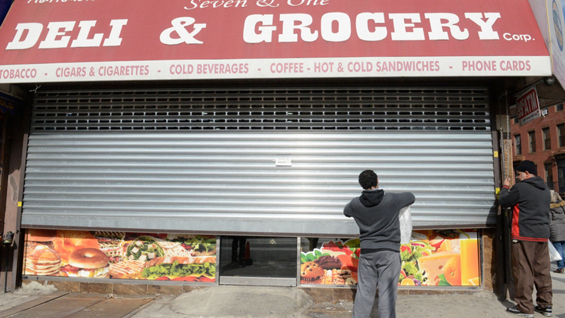 File photo: Two men close their bodega during a Yemeni protest against President Donald Trump's travel ban, in the Brooklyn borough of New York City, U.S. February 2, 2017. (REUTERS/Stephanie Keith)