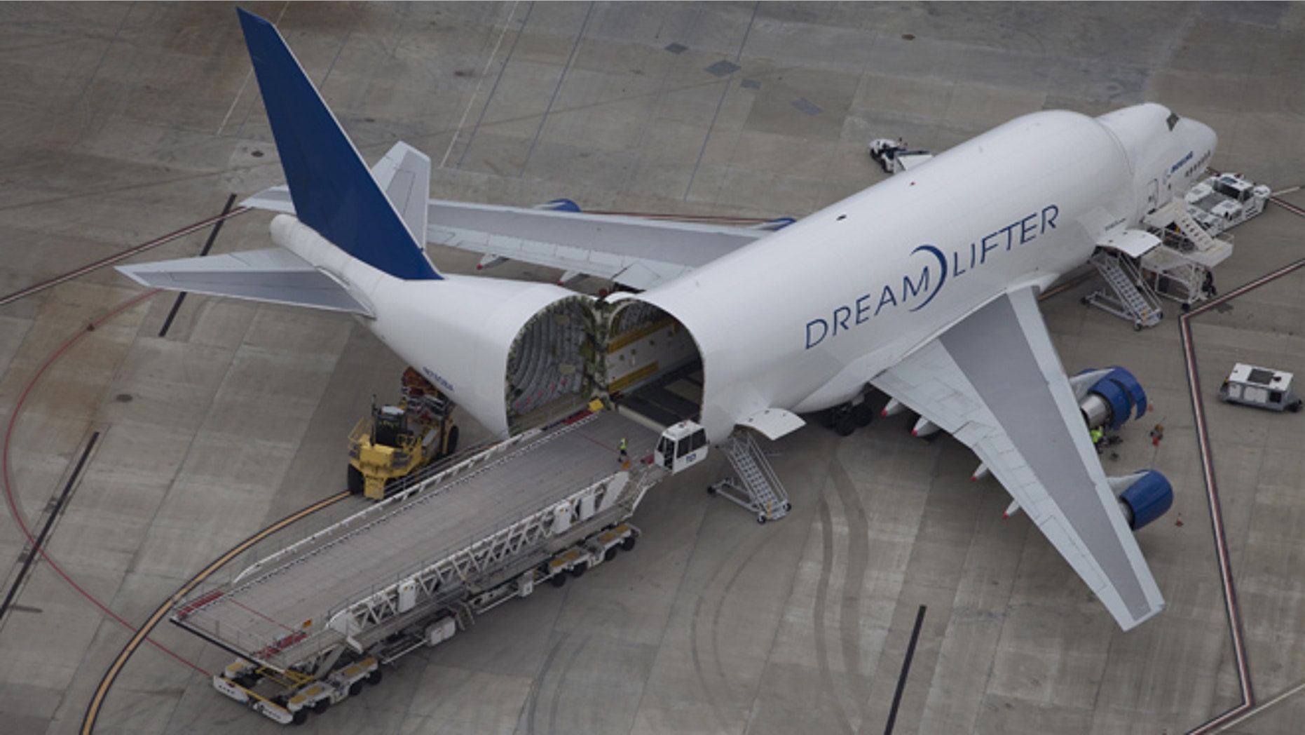 The International Association of Machinists and Aerospace Workers claims that two field organizers had guns pulled on them at the homes of workers of the Boeing South Carolina plant in North Charleston. (Reuters)