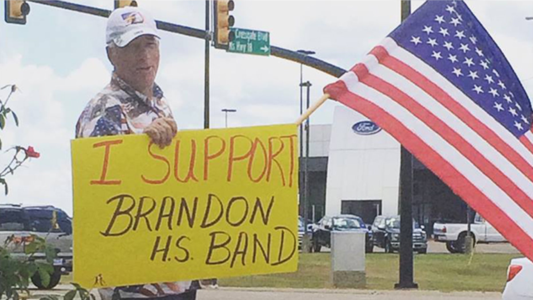 A man shows his support for the Brandon High School band in Mississippi. (Courtesy: Brittany Mann)