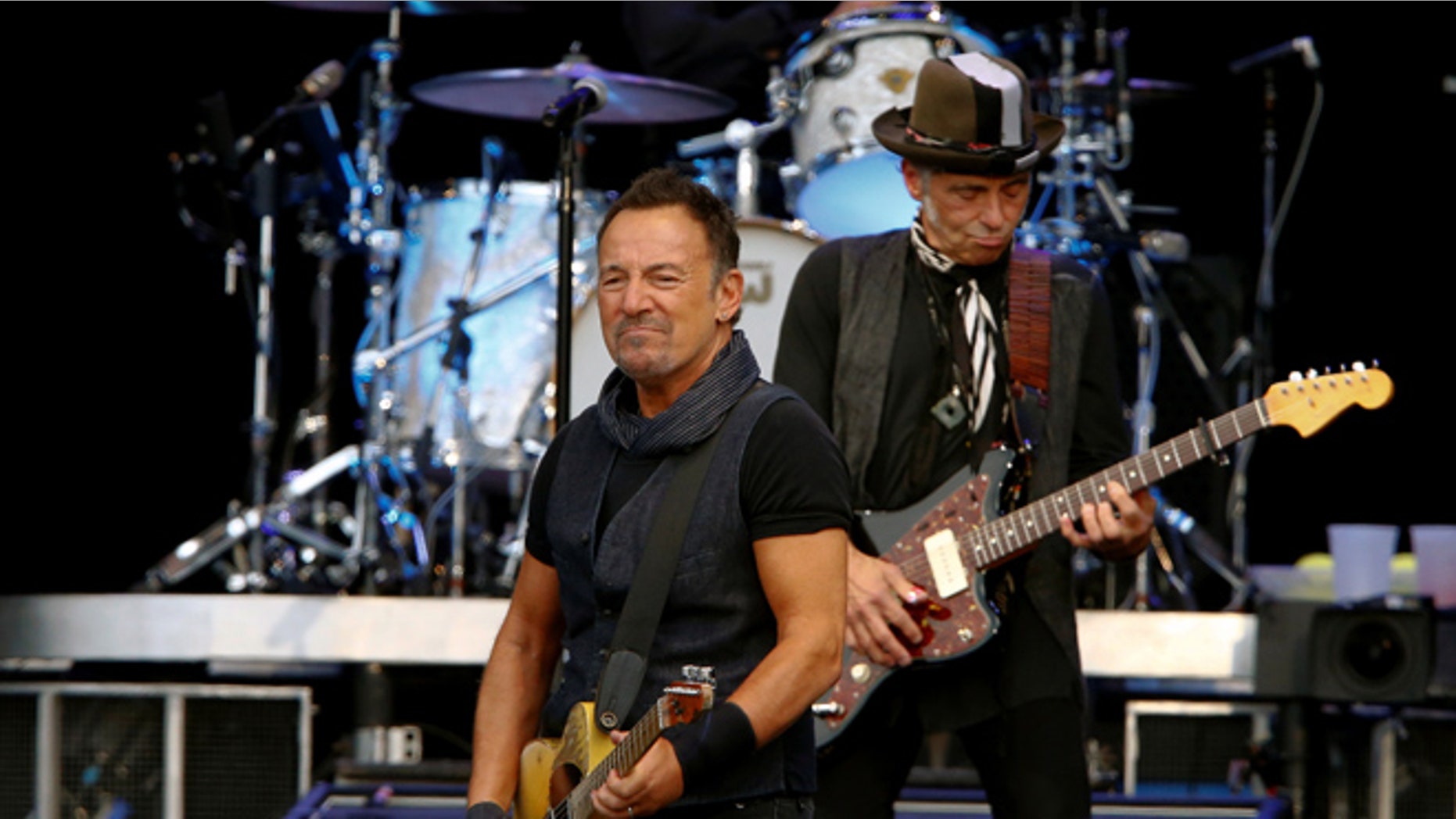 Bruce Springsteen signed an absence note for a fifth grader