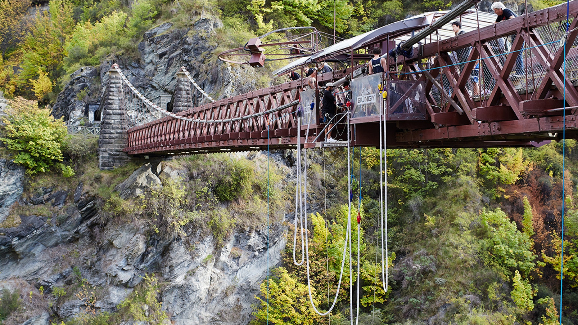 A father is receiving backlash for letting his young daughter bungee jump with him.