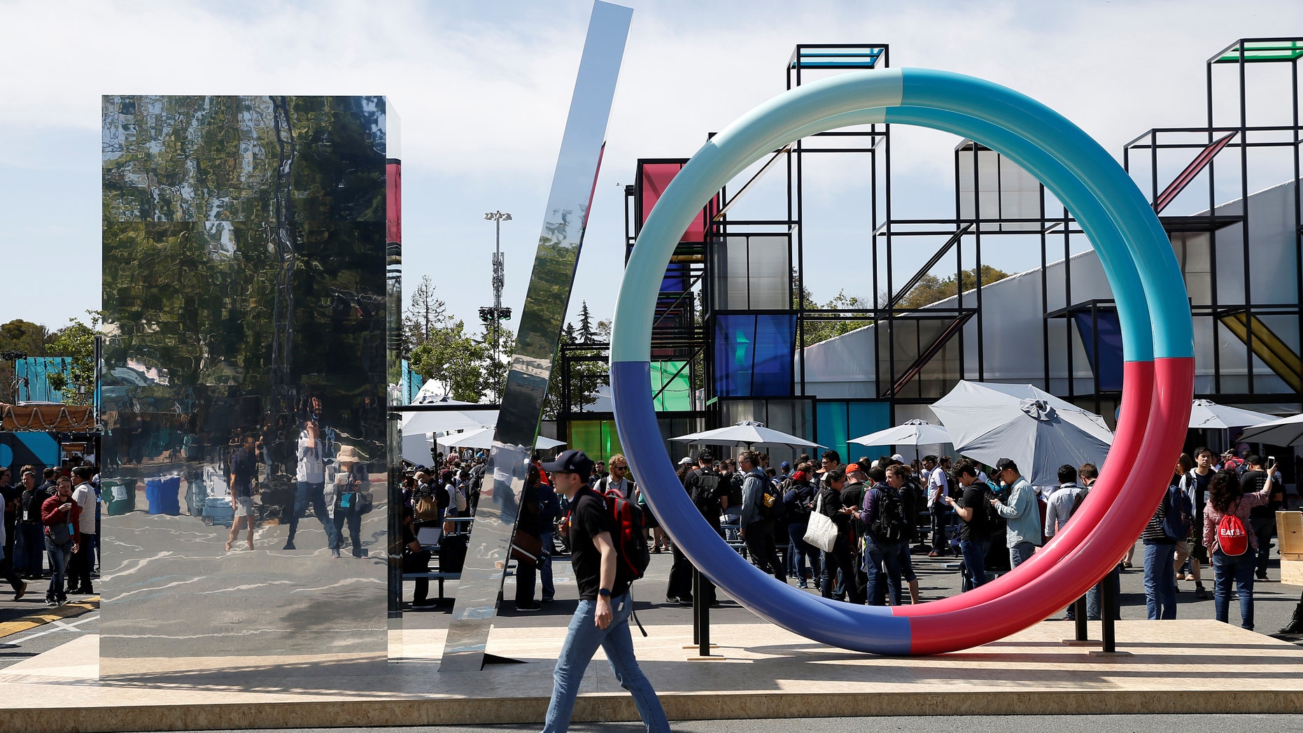 An attendee walks past a sculpture during the Google I/O 2016 developers conference in Mountain View, California May 19, 2016. (REUTERS/Stephen Lam)