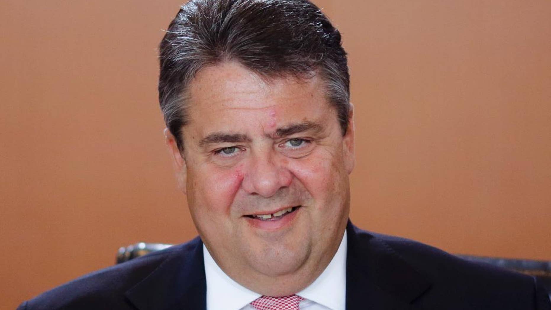 German Vice Chancellor and Economy Minister Sigmar Gabriel arrives for the weekly cabinet meeting of the German government at the chancellery in Berlin, Wednesday, April 20, 2016. (AP Photo/Markus Schreiber)