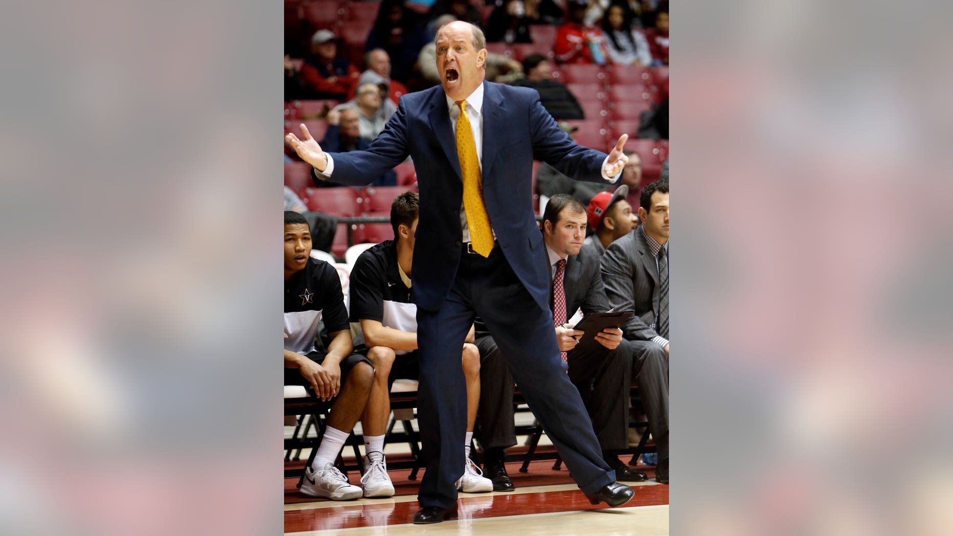 Vanderbilt Head Coach Kevin Stallings yells on the sideline during an NCAA college basketball game against Alabama, Tuesday, Jan. 7, 2014, in Tuscaloosa, Ala. (AP Photo/The Tuscaloosa News, Michelle Lepianka Carter)