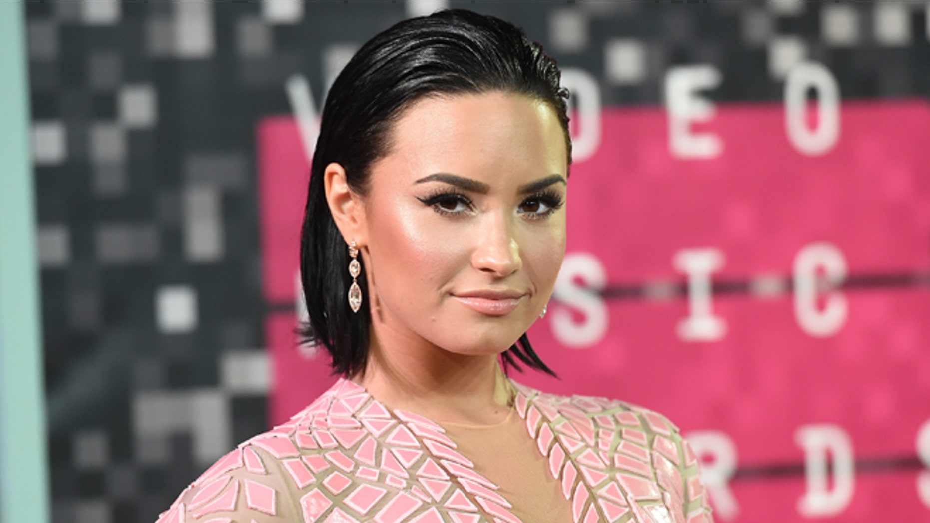 LOS ANGELES, CA - AUGUST 30: Singer Demi Lovato attends the 2015 MTV Video Music Awards at Microsoft Theater on August 30, 2015 in Los Angeles, California. (Photo by Jason Merritt/Getty Images)