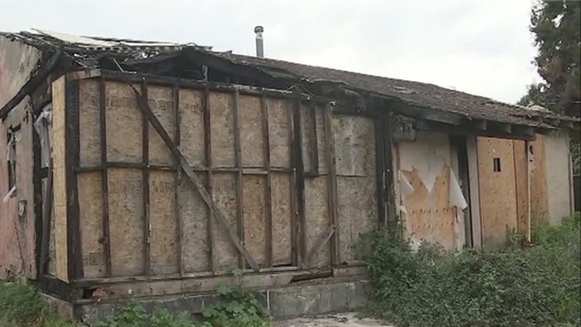 A property that includes a burned out home in San Jose's Willow Glen neighborhood was recently listed for $800,000.