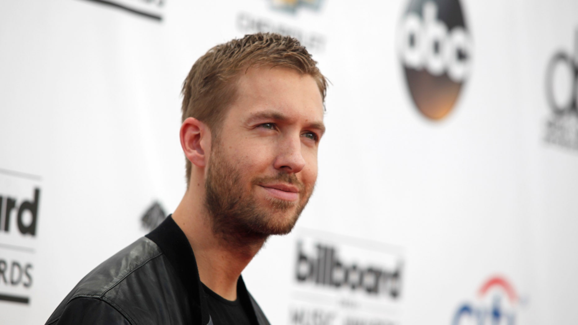 DJ Calvin Harris arrives at the 2014 Billboard Music Awards in Las Vegas, Nevada May 18, 2014. REUTERS/L.E. Baskow (UNITED STATES-Tags: ENTERTAINMENT)(BILLBOARDAWARDS-ARRIVALS) - RTR3PQNC