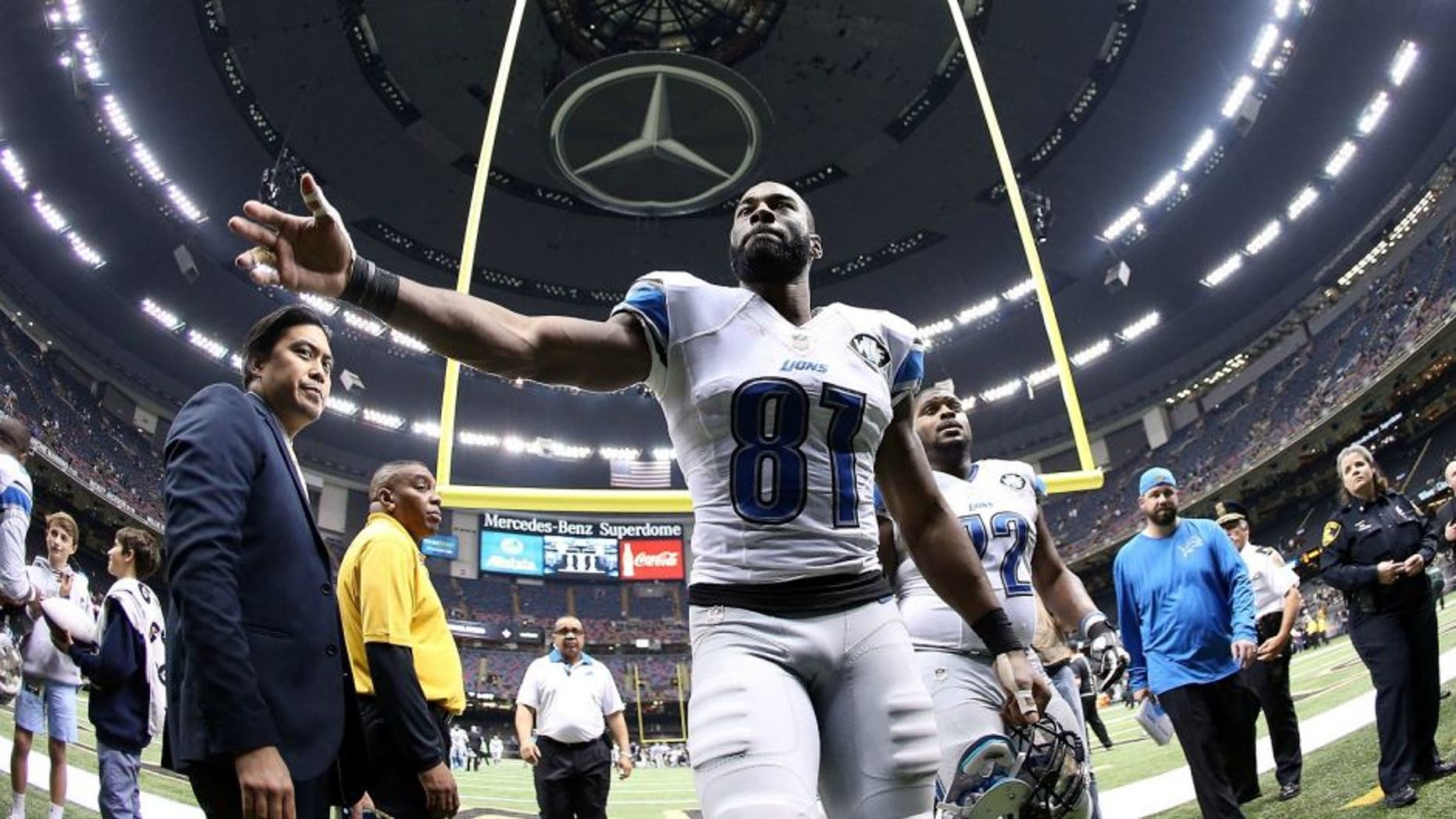 the Mercedes-Benz Superdome on December 21, 2015 in New Orleans, Louisiana.