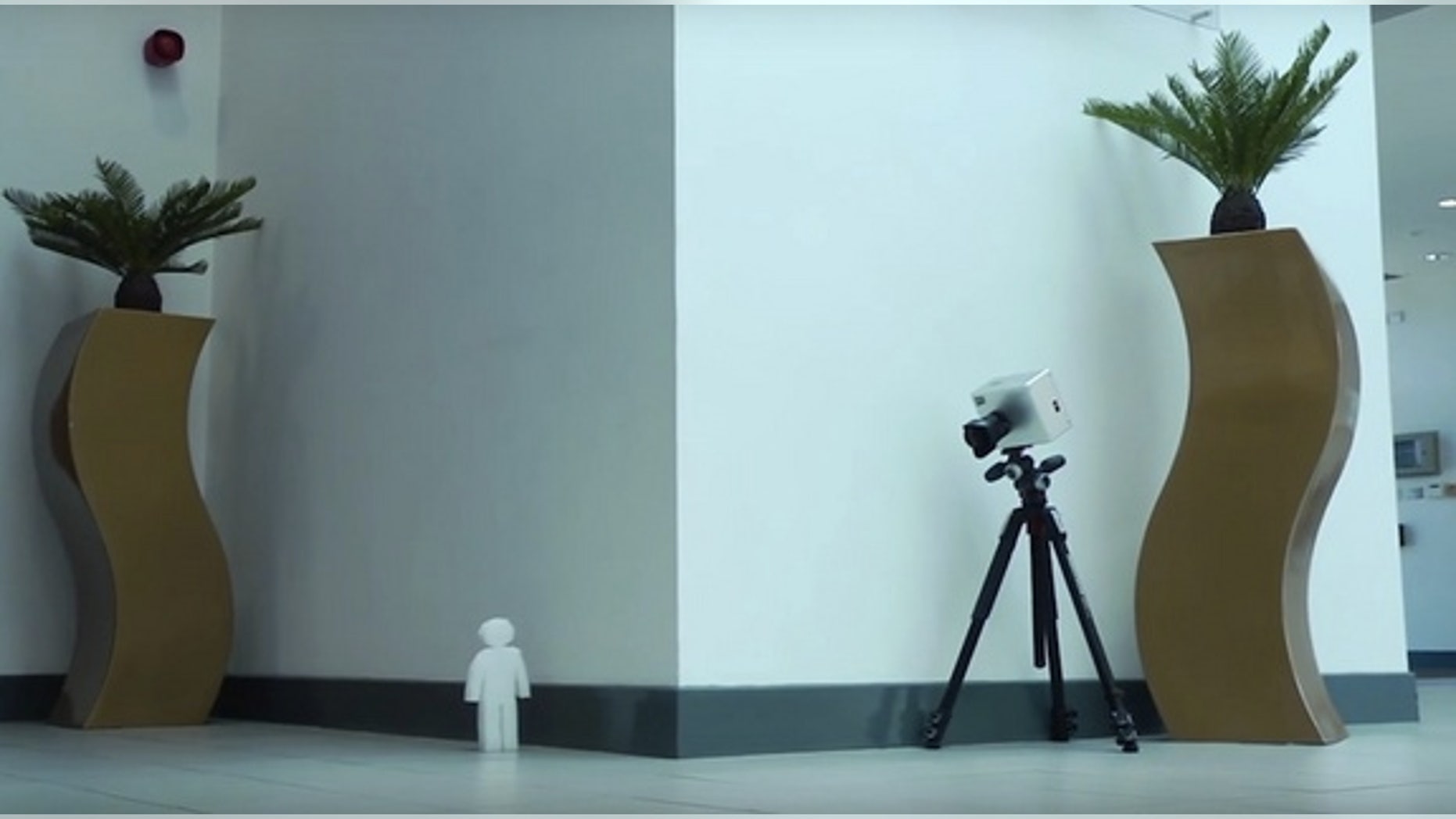 The reflections of the laser beam are captured by the camera and translated into the position of the object that, although hidden from the direct line of sight, produces return-echo waves of light that reveal not only its position but also its