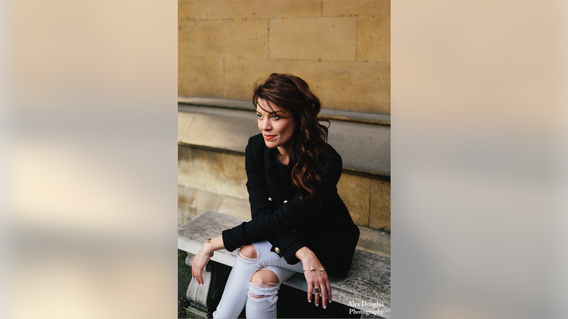 Author Carrie Lloyd (Alex Douglas Photography)