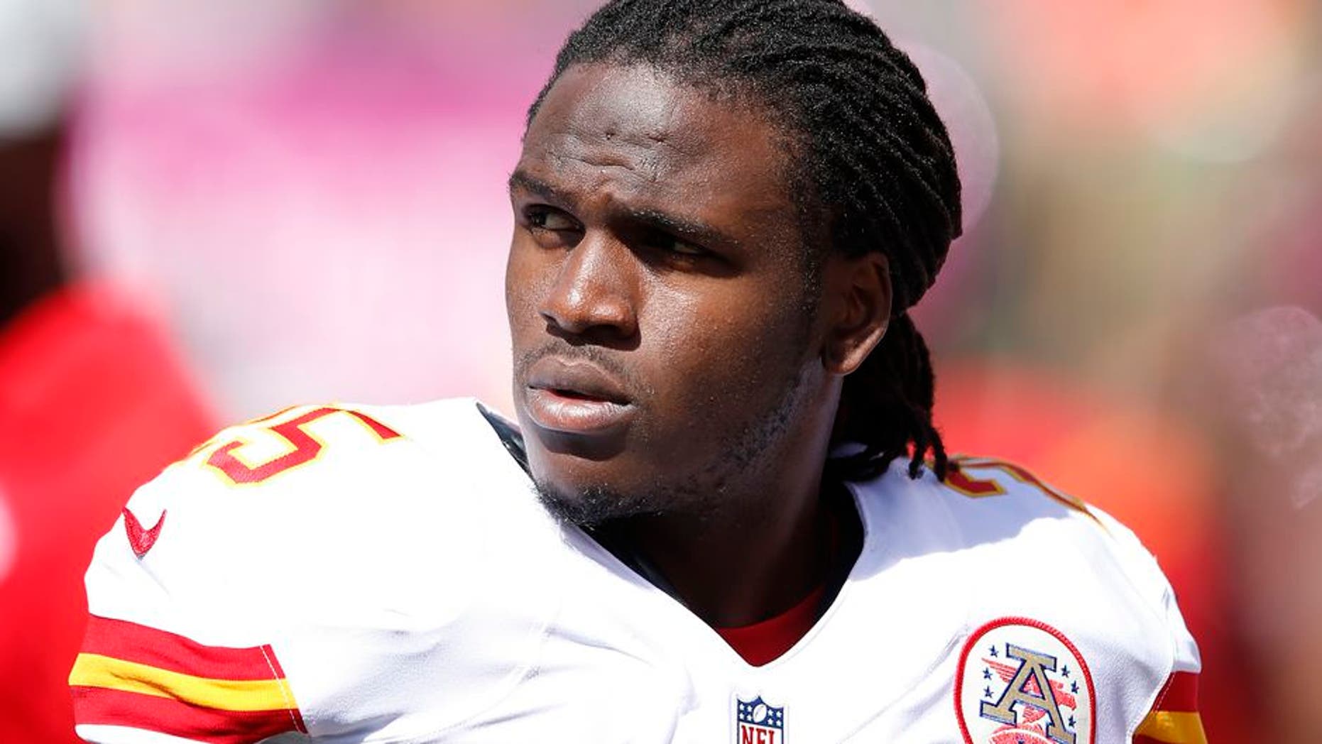 CINCINNATI, OH - OCTOBER 4: Jamaal Charles #25 of the Kansas City Chiefs looks on against the Cincinnati Bengals during a game at Paul Brown Stadium on October 4, 2015 in Cincinnati, Ohio. The Bengals defeated the Chiefs 36-21. (Photo by Joe Robbins/Getty Images)