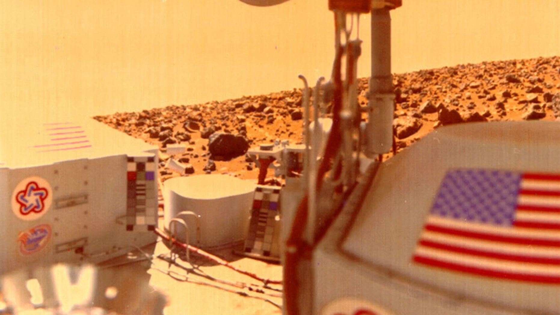 This view from the Viking 2 shows Utopia Planitia on Mars in 1976. Some researchers think that the Viking lander's main instrument may have burned up organic molecules in collected soil samples. Credit: NASA/JPL-Caltech