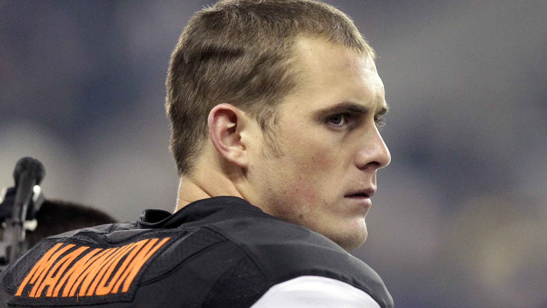Oregon quarterback Sean Mannion stands on the sidelines during the second half of an NCAA college football game against Washington in Corvallis, Ore., Saturday, Nov. 23, 2013. Mannion threw for 229 yards and one touchdown as Washington won 69-27. (AP Photo/Don Ryan)