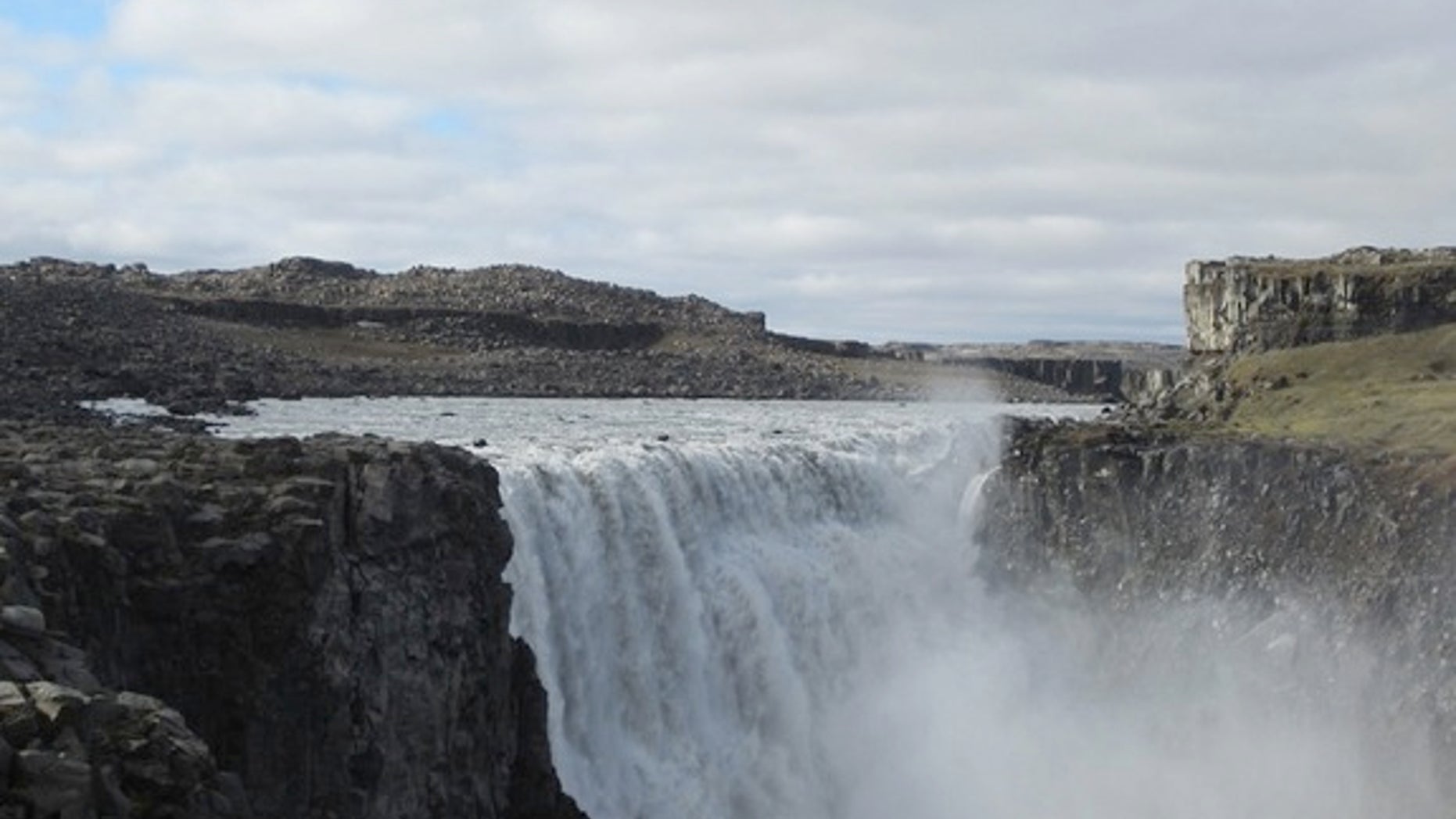 The canyon that holds Europe's most powerful waterfall, Detifoss in Iceland, may have formed in a matter of days, new research suggests.