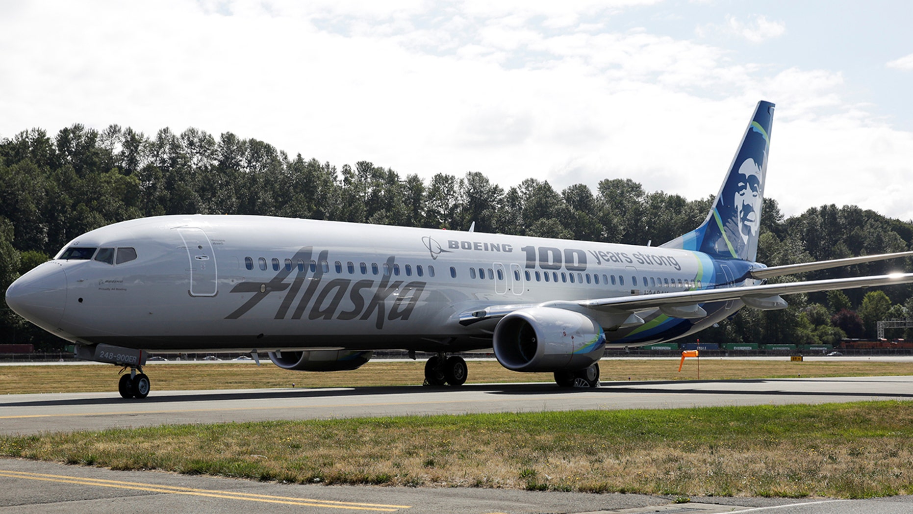 Alaska Airlines makes emergency landing after engine put into idle mid