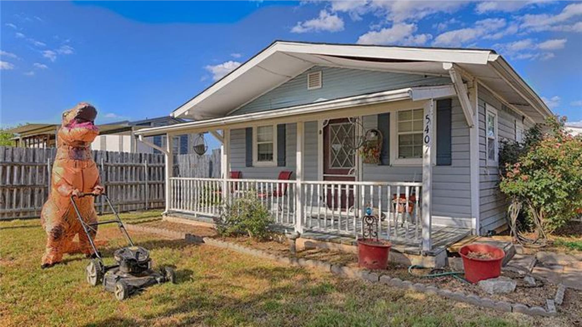 A real estate agent selling a home in Granbury, Texas, recruited a "dinosaur" to help get the listing some extra attention.
