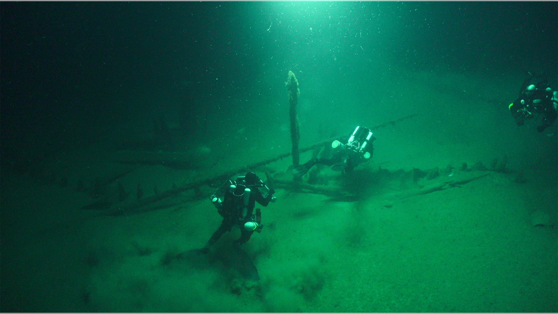 Divers appear on a Roman Galley. (Credit: Black Sea MAP)