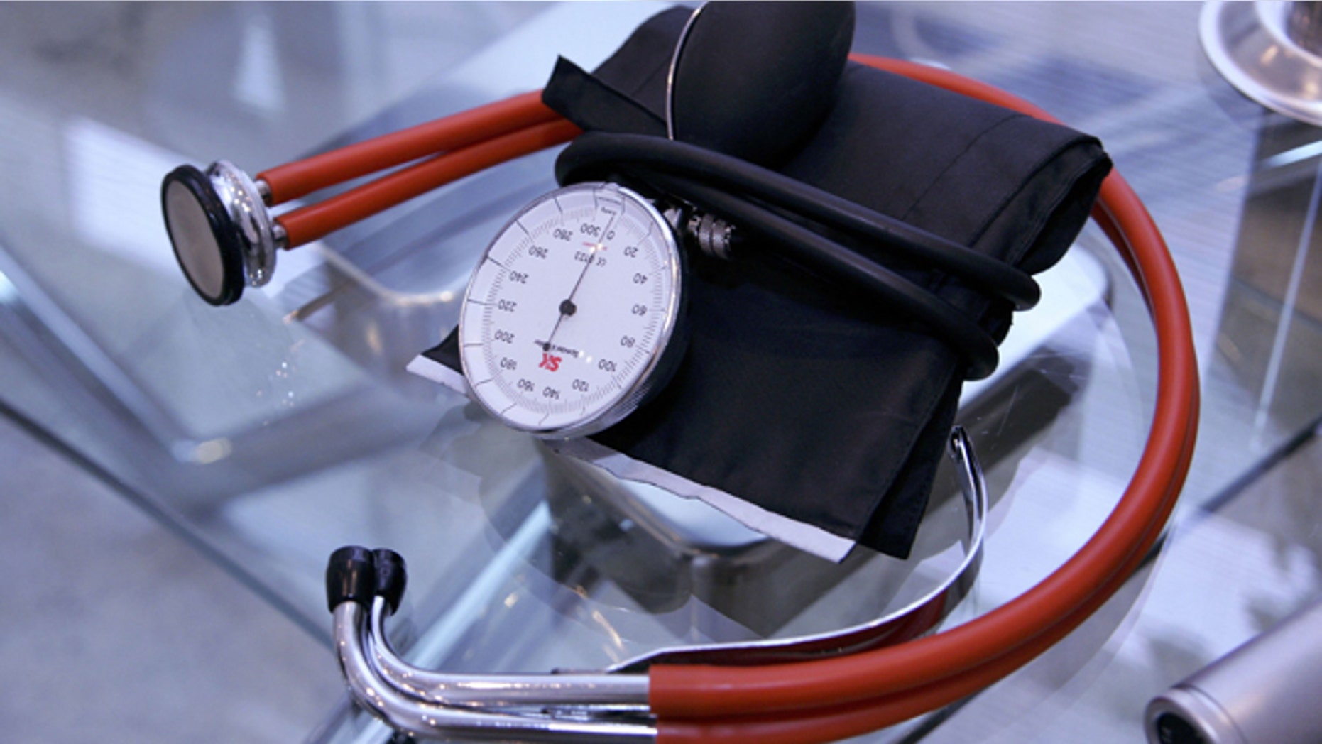LUENEBURG, GERMANY - APRIL 01: A stethoscope seen at a doctor's office on April 1, 2006 in Lueneburg, Germany. The two member parties, the SPD and CDU, of the german coalition government, met to discuss reforms of public health insurance system. (Photo Illustration by Andreas Rentz/Getty Images)