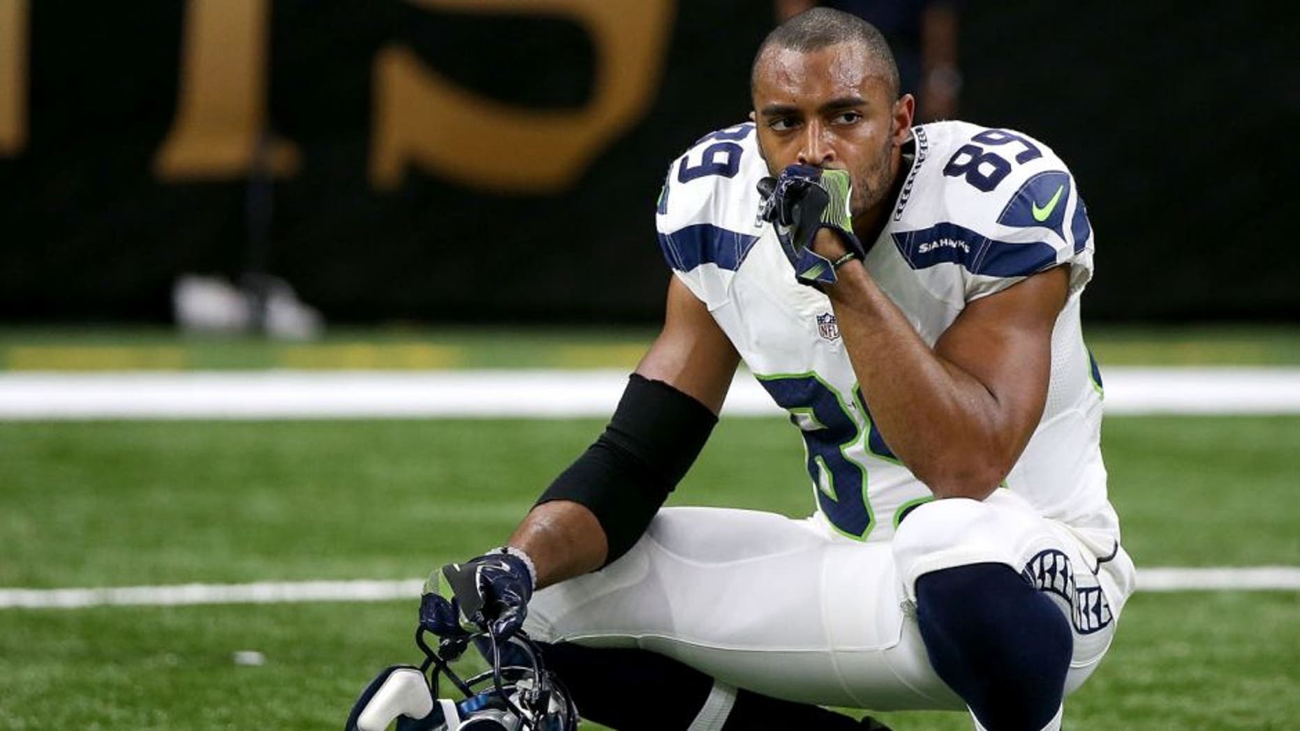NEW ORLEANS, LA - OCTOBER 30: Doug Baldwin #89 of the Seattle Seahawks reacts after losing to the New Orleans Saints at the Mercedes-Benz Superdome on October 30, 2016 in New Orleans, Louisiana. New Orleans won the game 25-20. (Photo by Sean Gardner/Getty Images)