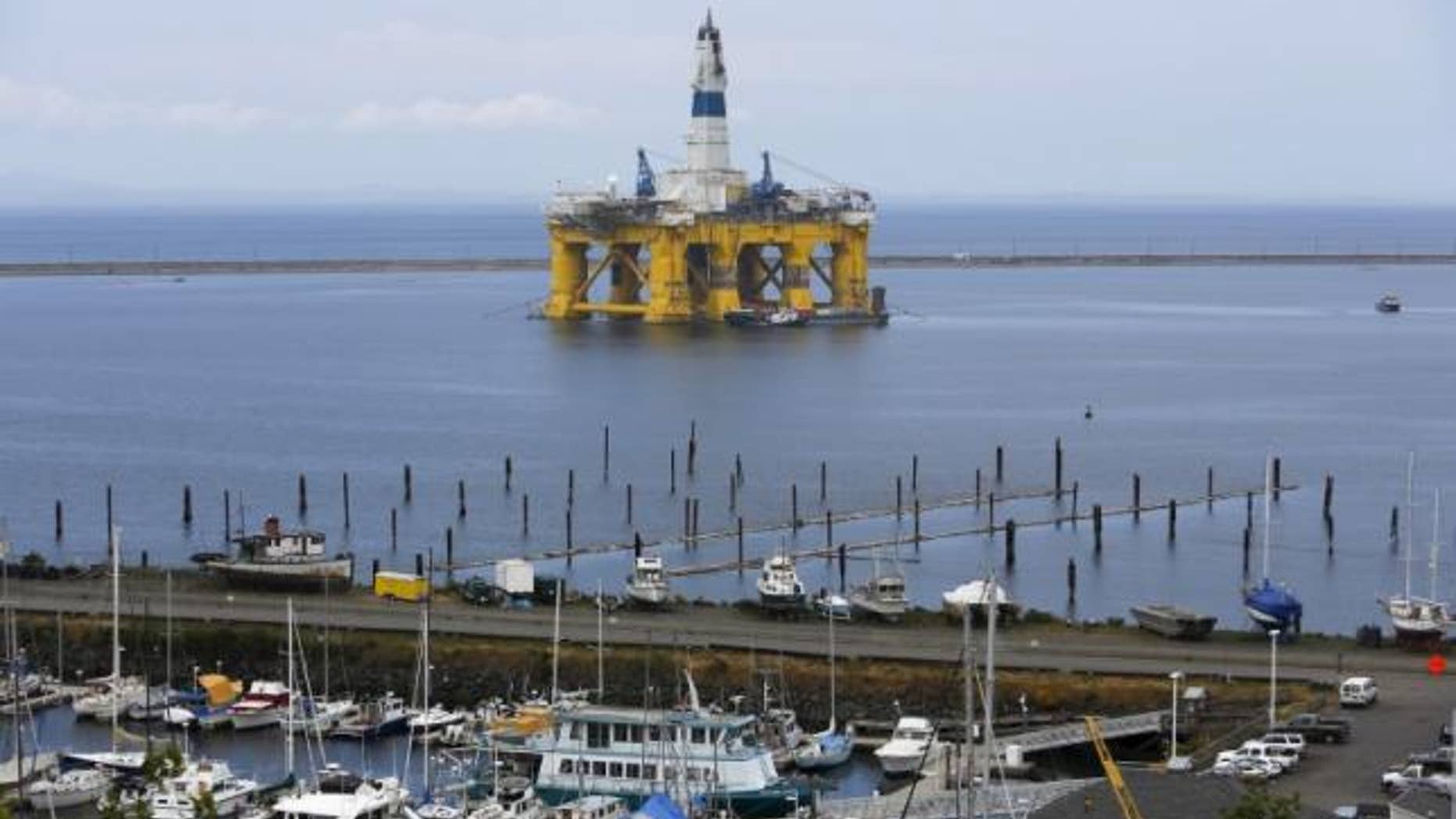 May 12, 2015: The Shell Oil Company's drilling rig Polar Pioneer is shown in Port Angeles, Washington. (REUTERS/Jason Redmond)