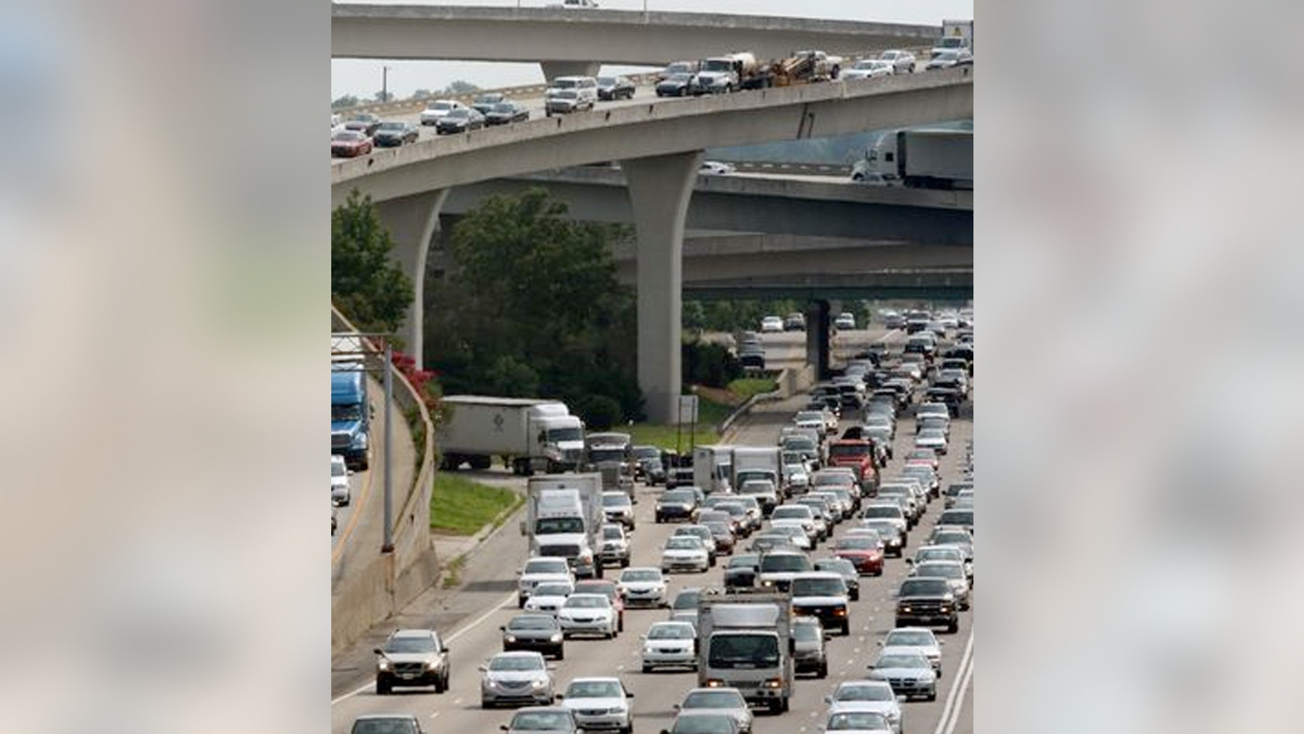 Low gas prices are prompting Americans to drive to their holiday getaway.
