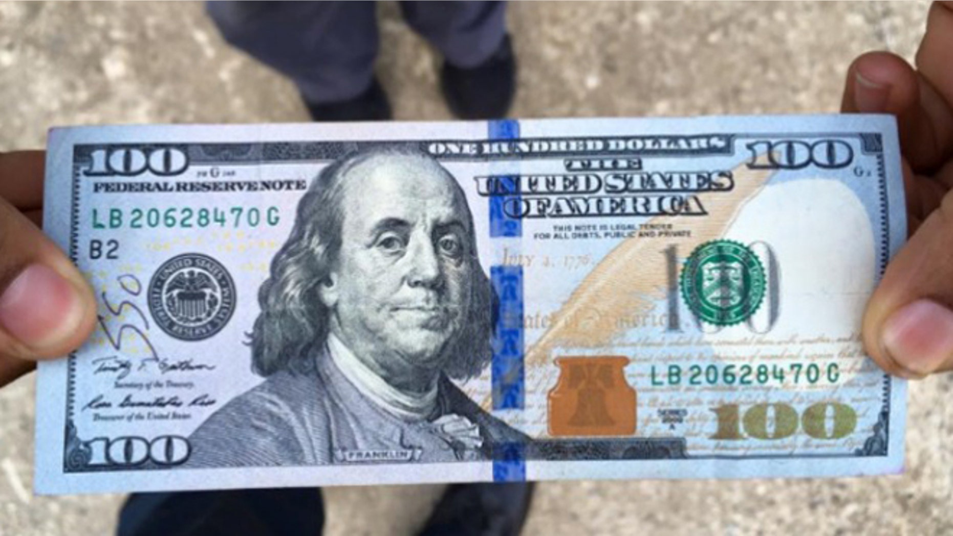 Stranger gave this $100 to a woman who couldn't afford a tow truck after her car broke down. (Dunwoody Police Department)