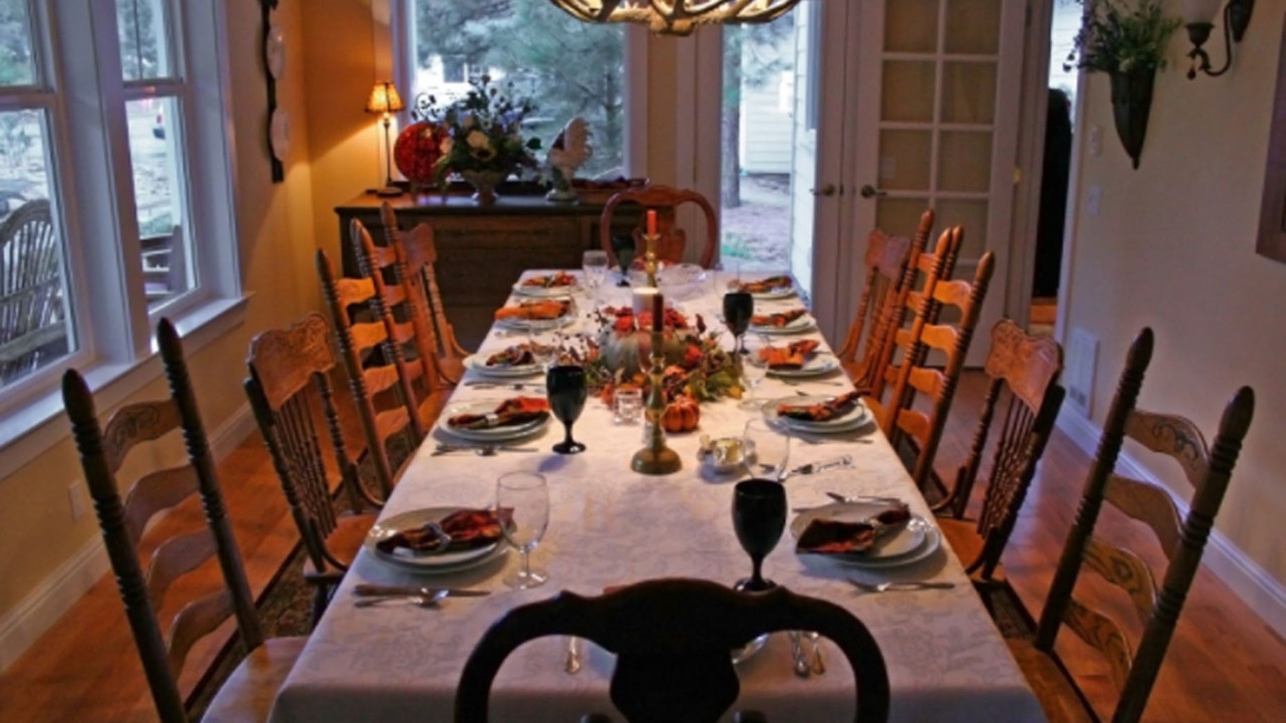 FILE: The average cost of Thanksgiving dinner for 10 is $49.12.