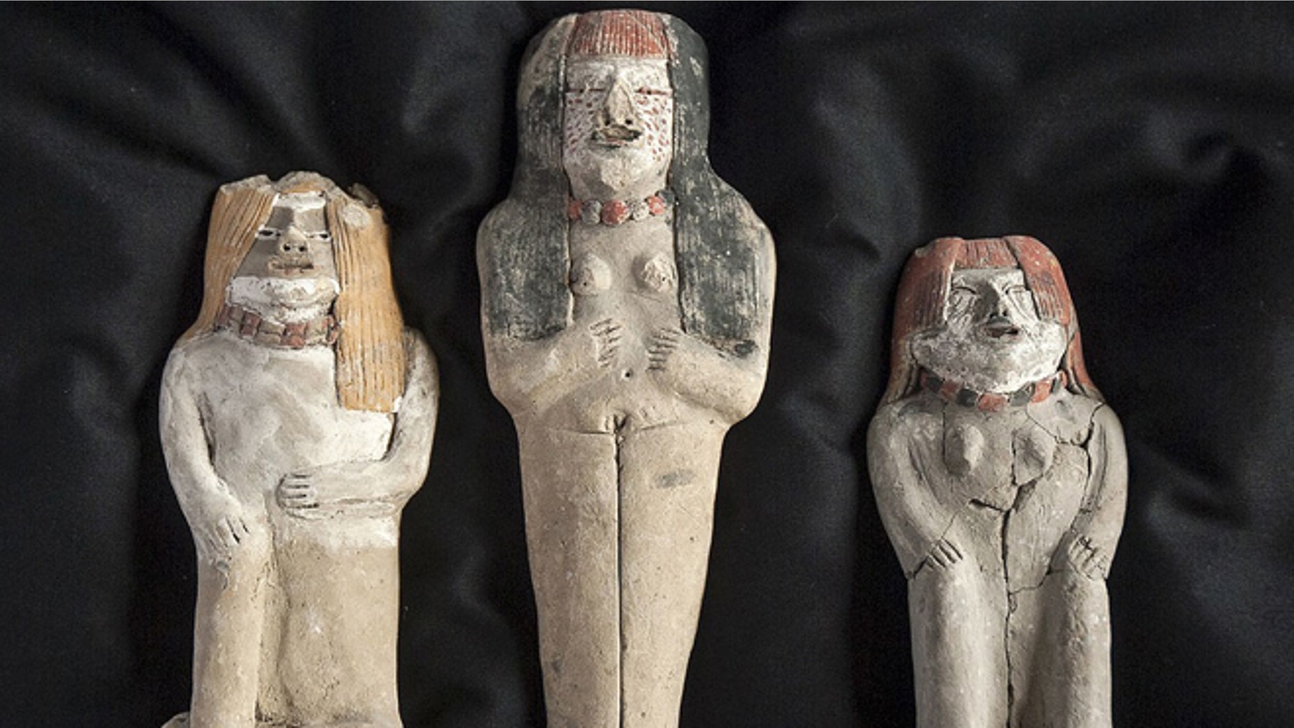 DESCUBREN EN VICHAMA ESTATUILLA DE SACERDOTISA Y DOS CABEZAS QUE SON PIEZAS MILENARIAS DE LA CIVILIZACION CARAL.