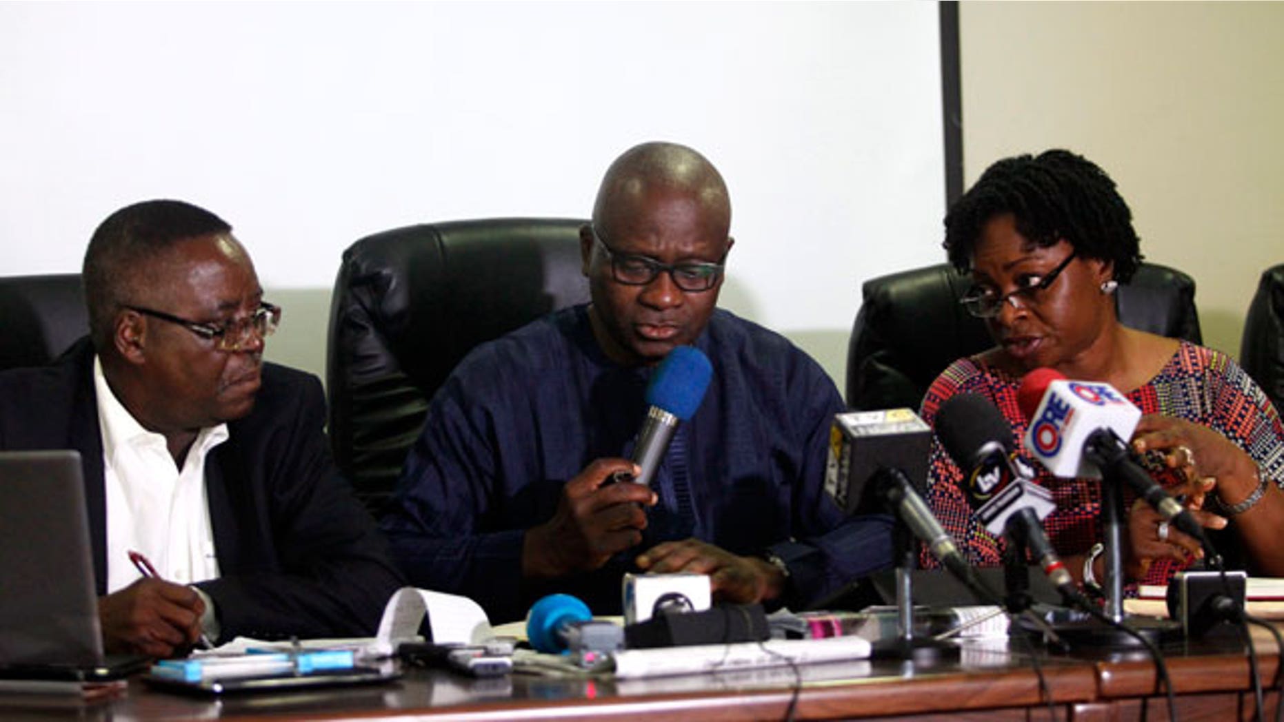 (From L to R) Abdulsalami Nasidi, director of the Nigeria Centre for Disease Control (NCDC), Lagos state health commissioner Jide Idris and Lagos Special Advisor on Health Yewande Adesina, speak about the update on the Ebola outbreak during a news conference in Lagos July 28, 2014. The Nigerian city of Lagos on Monday shut down and quarantined a hospital where a man died of Ebola in the first recorded case of the highly infectious disease in Africa's most populous country. Patrick Sawyer, a consultant for the Liberian finance ministry in his 40s, collapsed on arrival at Lagos airport on July 20 and was put in isolation at the First Consultants Hospital in Obalende, one of the most crowded parts of a city that is home to 21 million people. He died on Friday. REUTERS/Akintunde Akinleye
