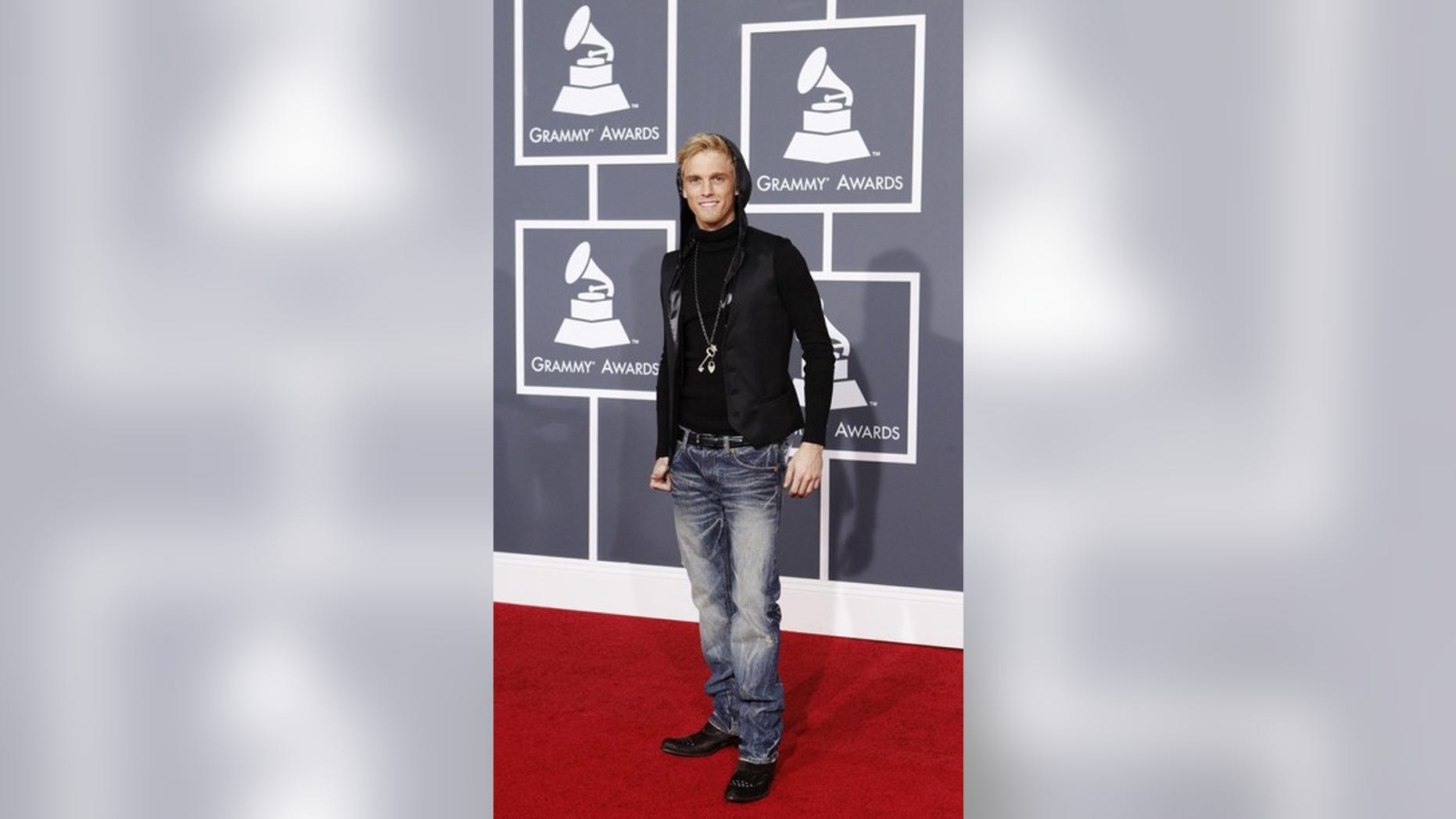 Singer Aaron Carter poses on the red carpet at the 52nd annual Grammy Awards in Los Angeles January 31, 2010. REUTERS/Mario Anzuoni (MUSIC-GRAMMYS/ARRIVALS) (UNITED STATES - Tags: ENTERTAINMENT)