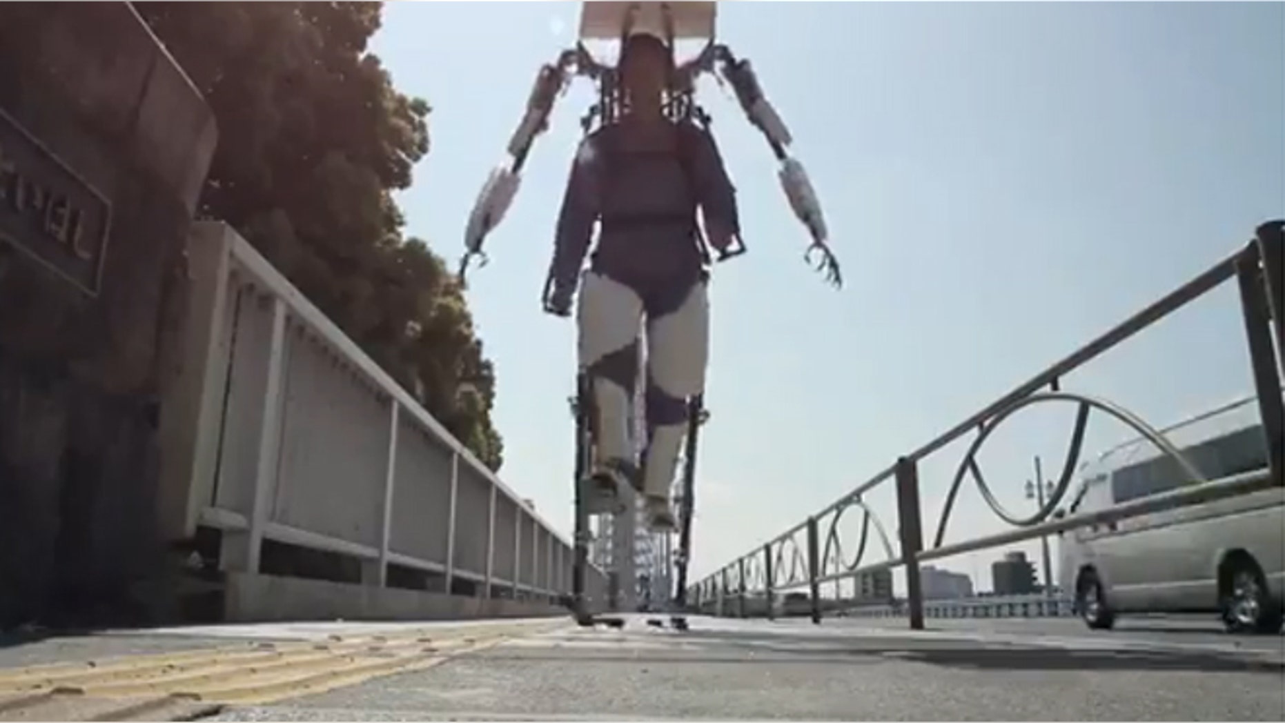 Developed by Sagawa Electronics, the Powered Jacket MK3 boasts an aluminum and carbon fiber frame that weighs only 55 pounds.