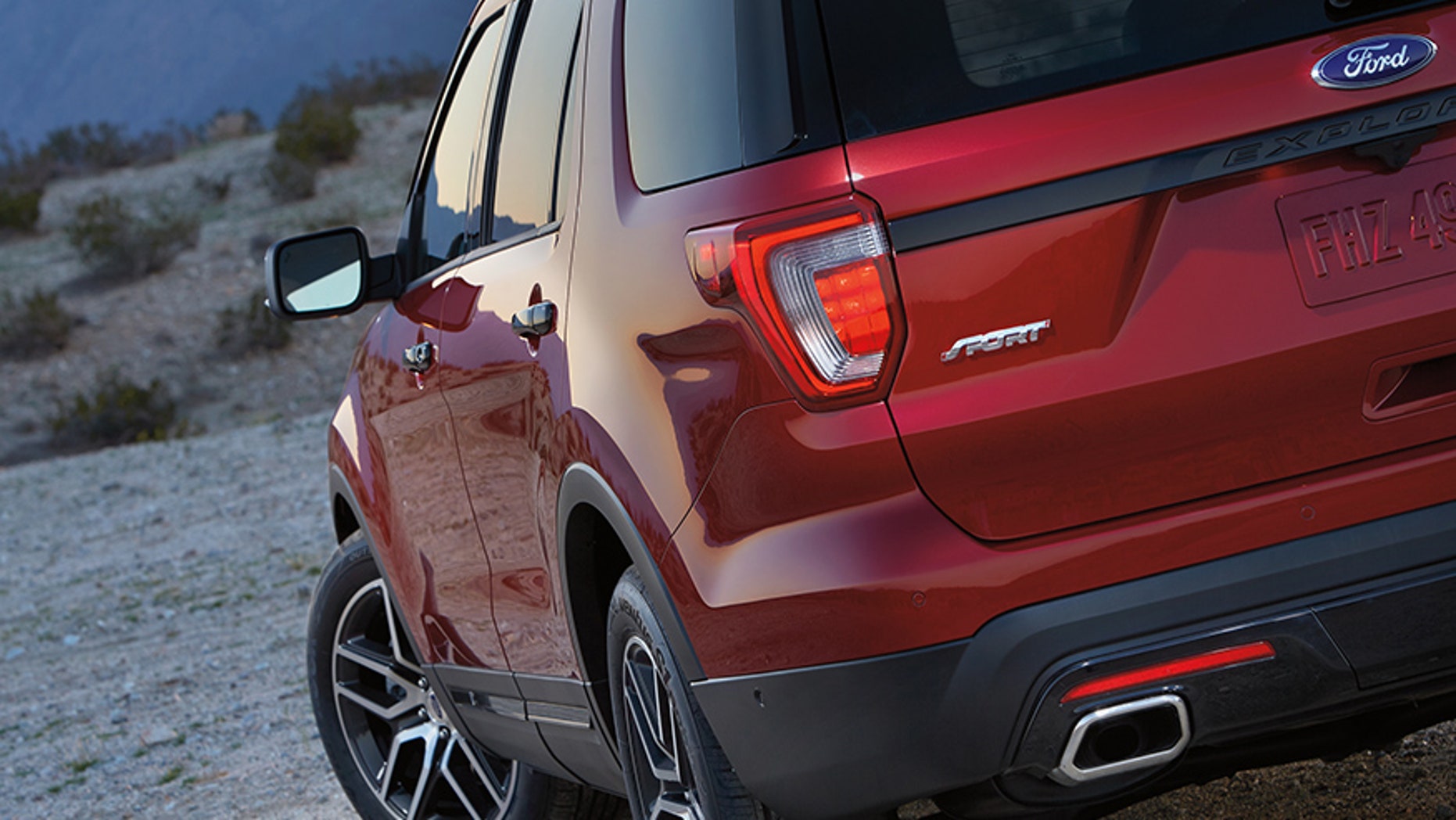 Feds Expand Probe Into Ford Explorer Exhaust Fume Leaks Fox News 2017 Ford Explorer Rear Tail Light Exhaust View