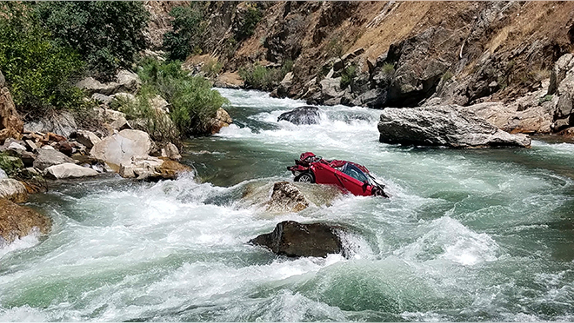 Authorities have recovered the bodies of two Thai exchange students who died after their car plunged off a cliff more than a month ago in Central California and became lodged in a dangerous river.