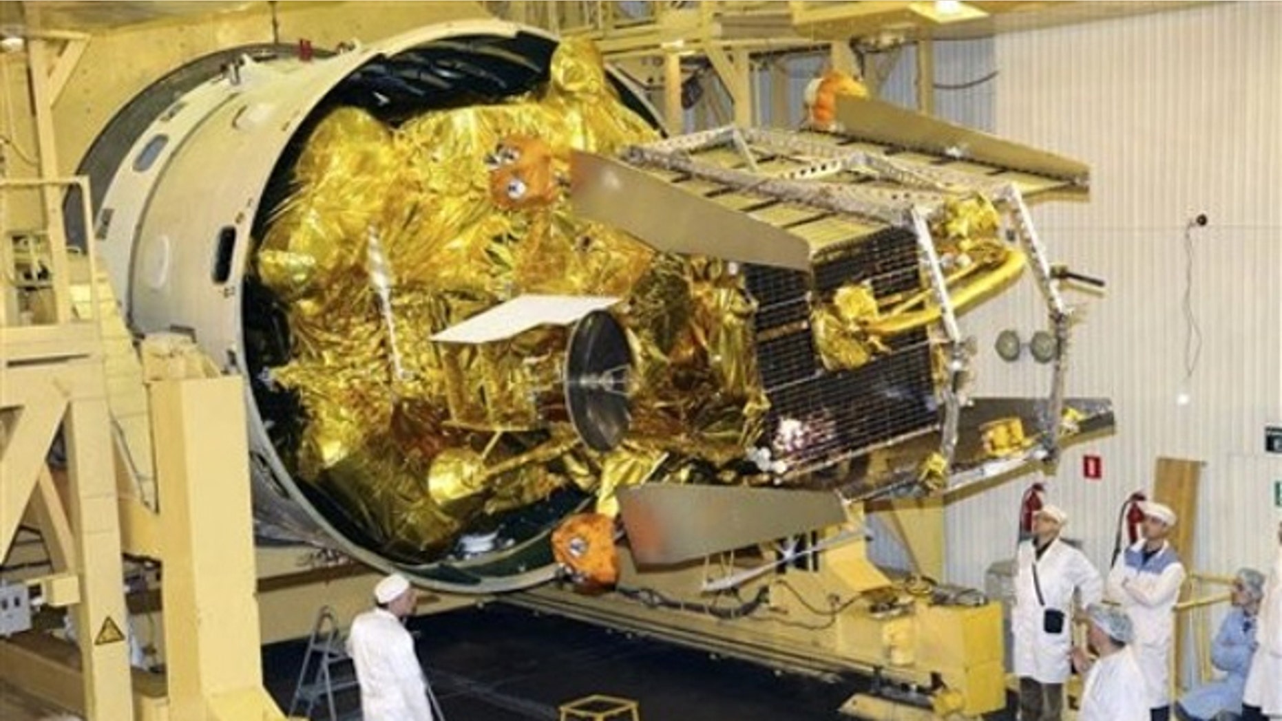 The daring Russian mission to fly an unmanned probe to Phobos, a moon of Mars, and fly samples of its soil back to Earth was derailed right after its launch by equipment failure.