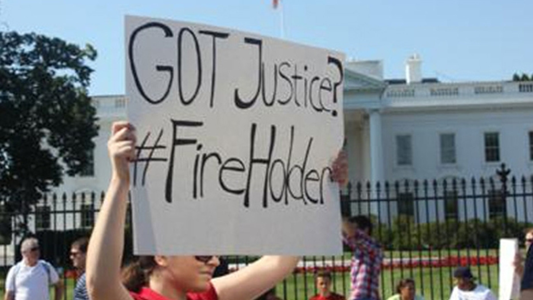 A protest at the White House ended quickly when the Secret Service found an unattended package. (campusreform.org)