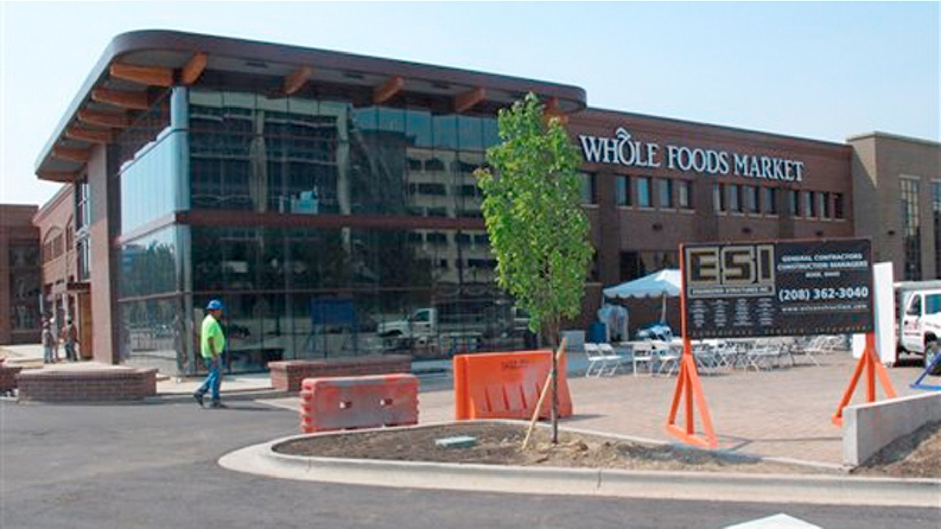 Across the country, aggressive expansion plans by Whole Foods and specialty grocer Trader Joe's, among others, are forcing independent food co-ops, the cradle of the organic retail trade, with roots dating back to the 1970s, to make changes to stay relevant.