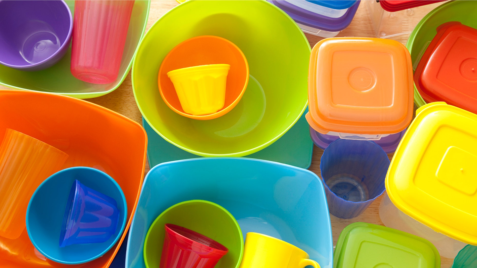 Using plastic containers to store food, as well as microwaving food in plastic containers, can pose health risks for children, the report says.