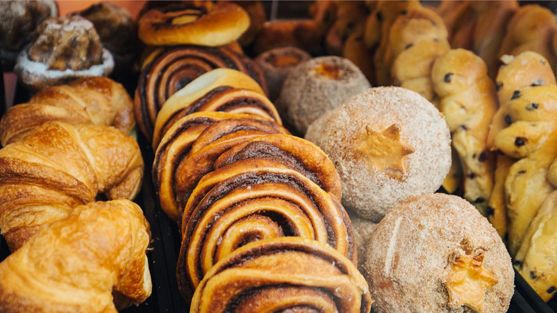 A French bakery says it plans to shut down its Facebook page after receiving negative comments from gun-rights activists.