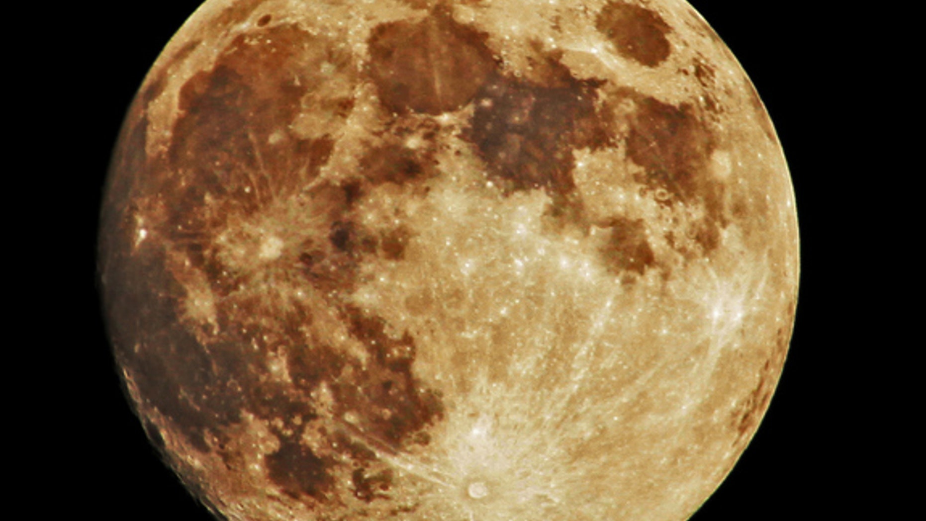 SPACE.com reader George Garcia sent in his photo of the September 2012 harvest moon taken on Sept. 29, 2012, in Montebello, CA.