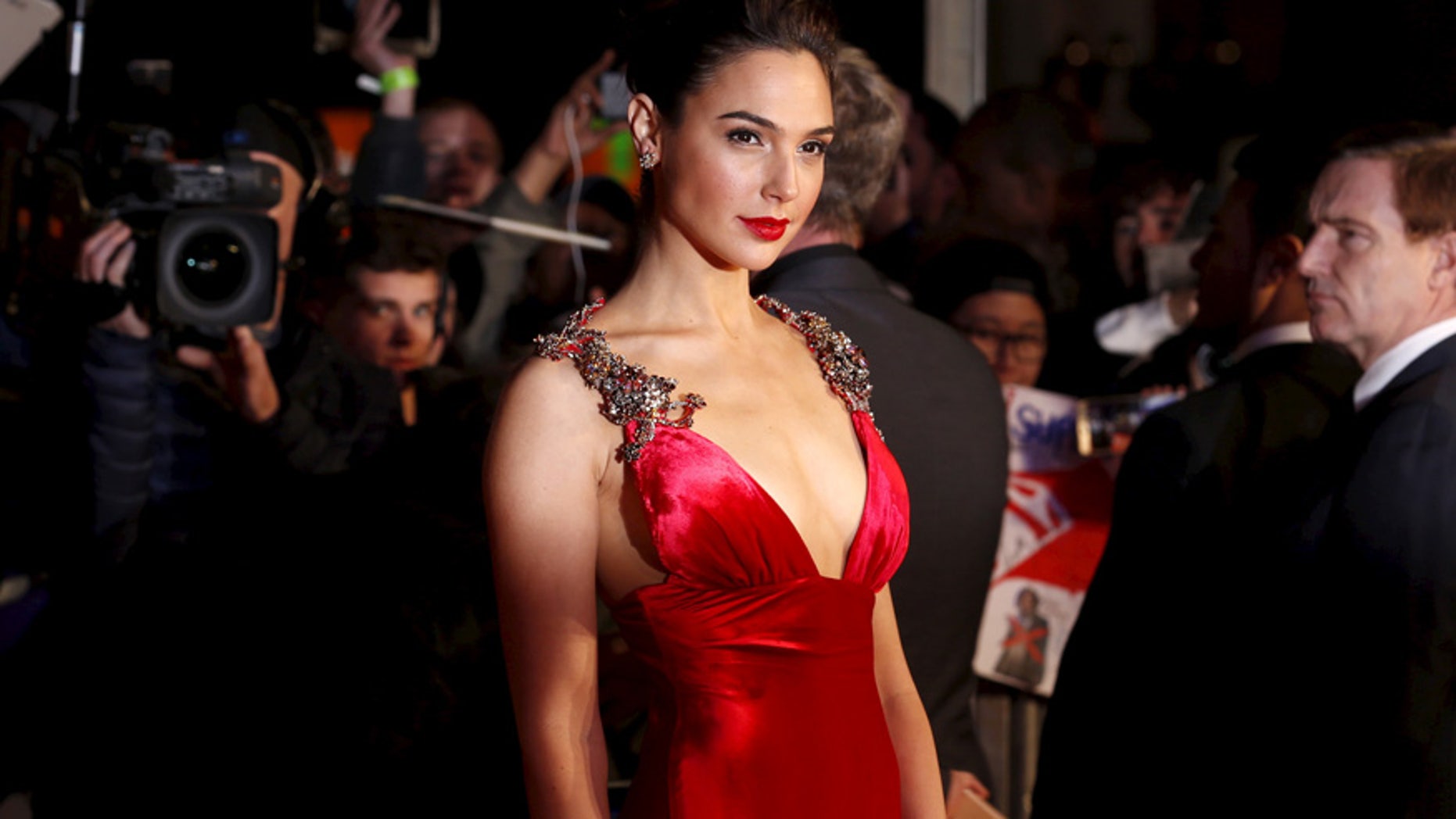 Gal Gadot arrives for the European Premiere of "Batman V Superman: Dawn of Justice" in Leicester Square in London, Britain, March 22, 2016. REUTERS/Luke MacGregor - RTSBRZB