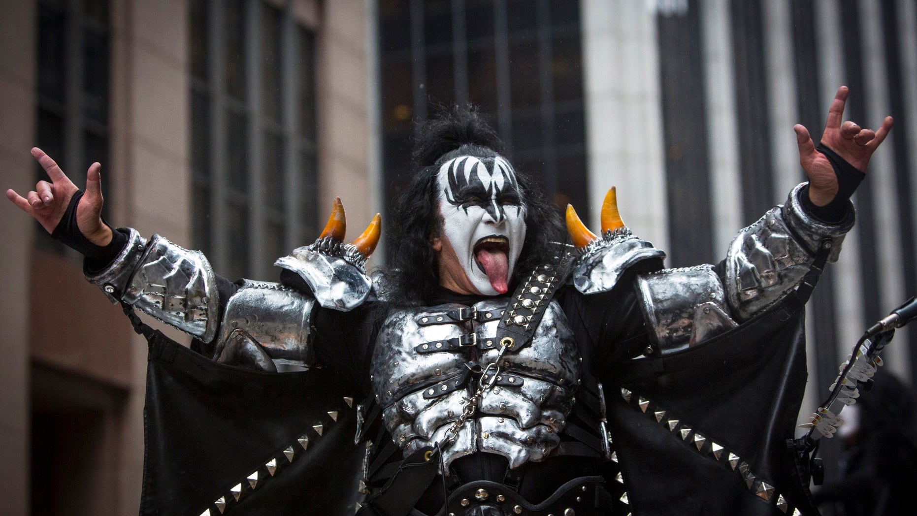 gene simmons in make up gene simmons in make up