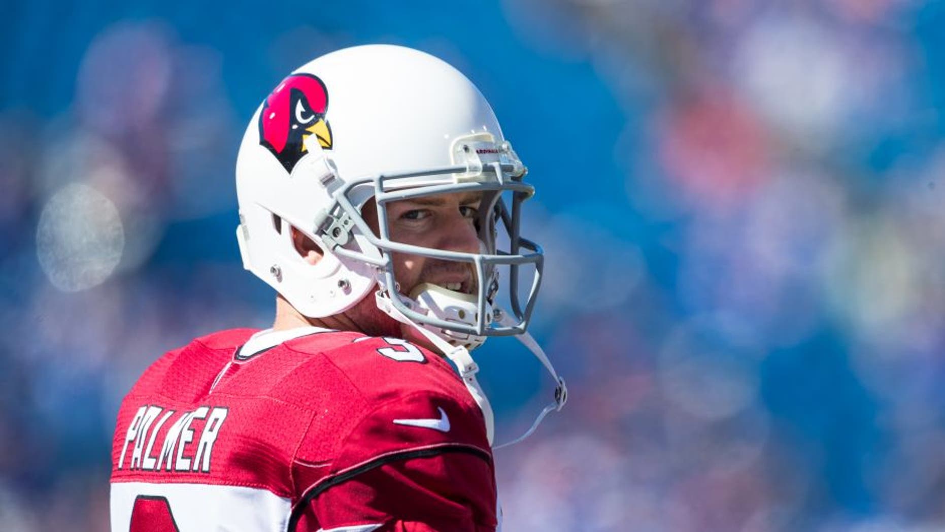 ORCHARD PARK, NY - SEPTEMBER 25: Carson Palmer #3 of the Arizona Cardinals warms up before the game against the Buffalo Bills on September 25, 2016 at New Era Field in Orchard Park, New York. Buffalo defeats Arizona 33-18. (Photo by Brett Carlsen/Getty Images)