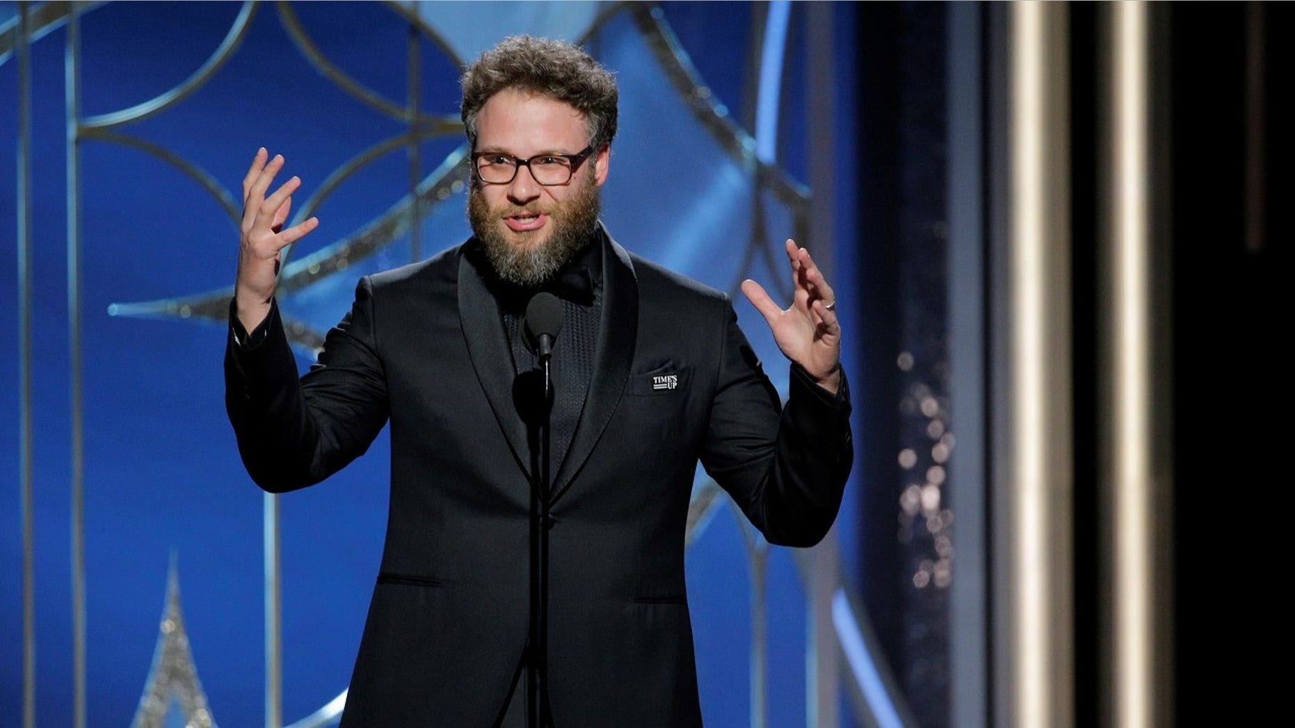 Seth Rogen said he suffered a "horrible" wardrobe malfunction at the 75th Annual Gold Globe Awards.