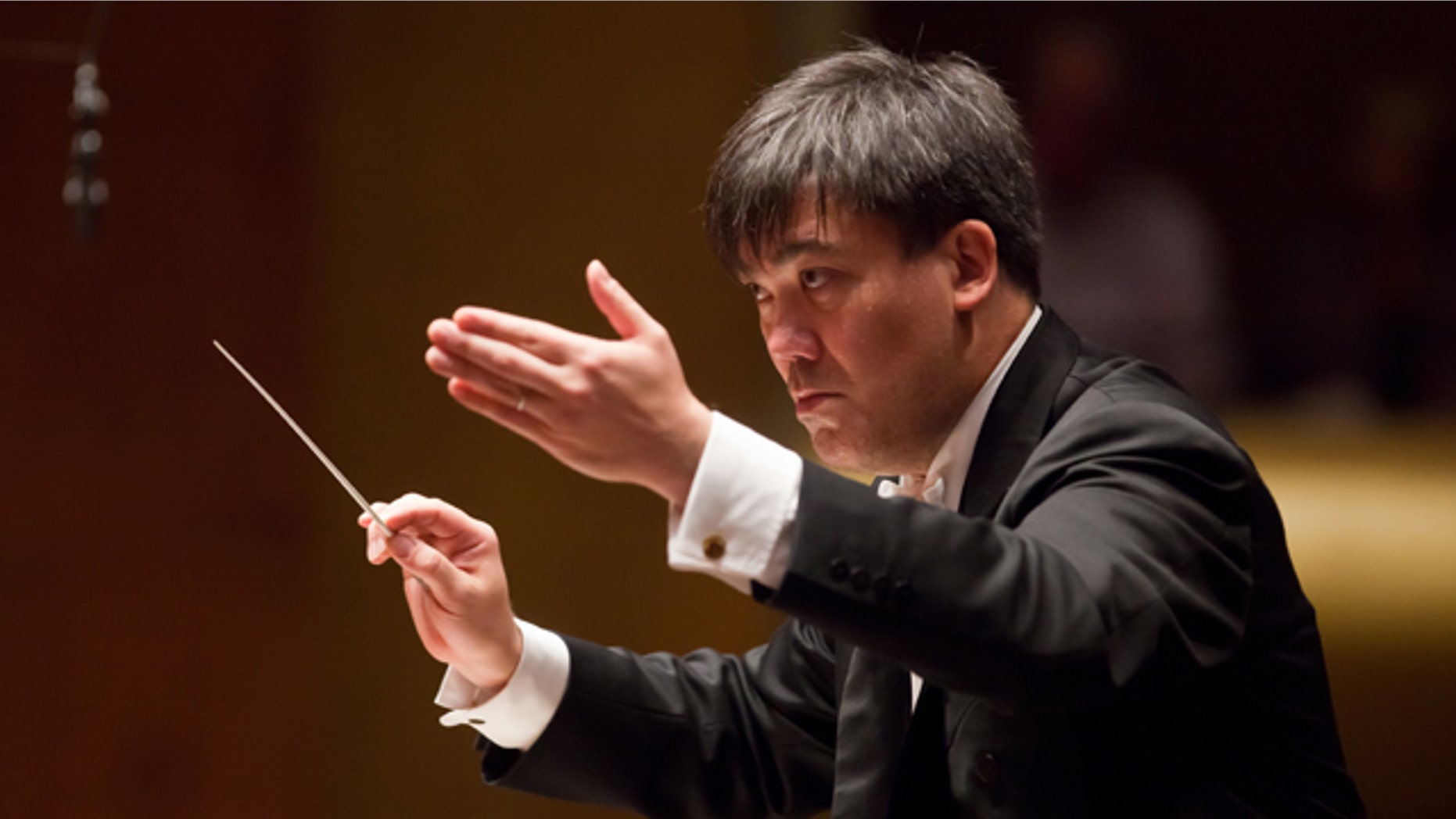 Sept. 30, 2010: Music Director Alan Gilbert conducts the New York Philharmonic at Avery Fisher Hall.