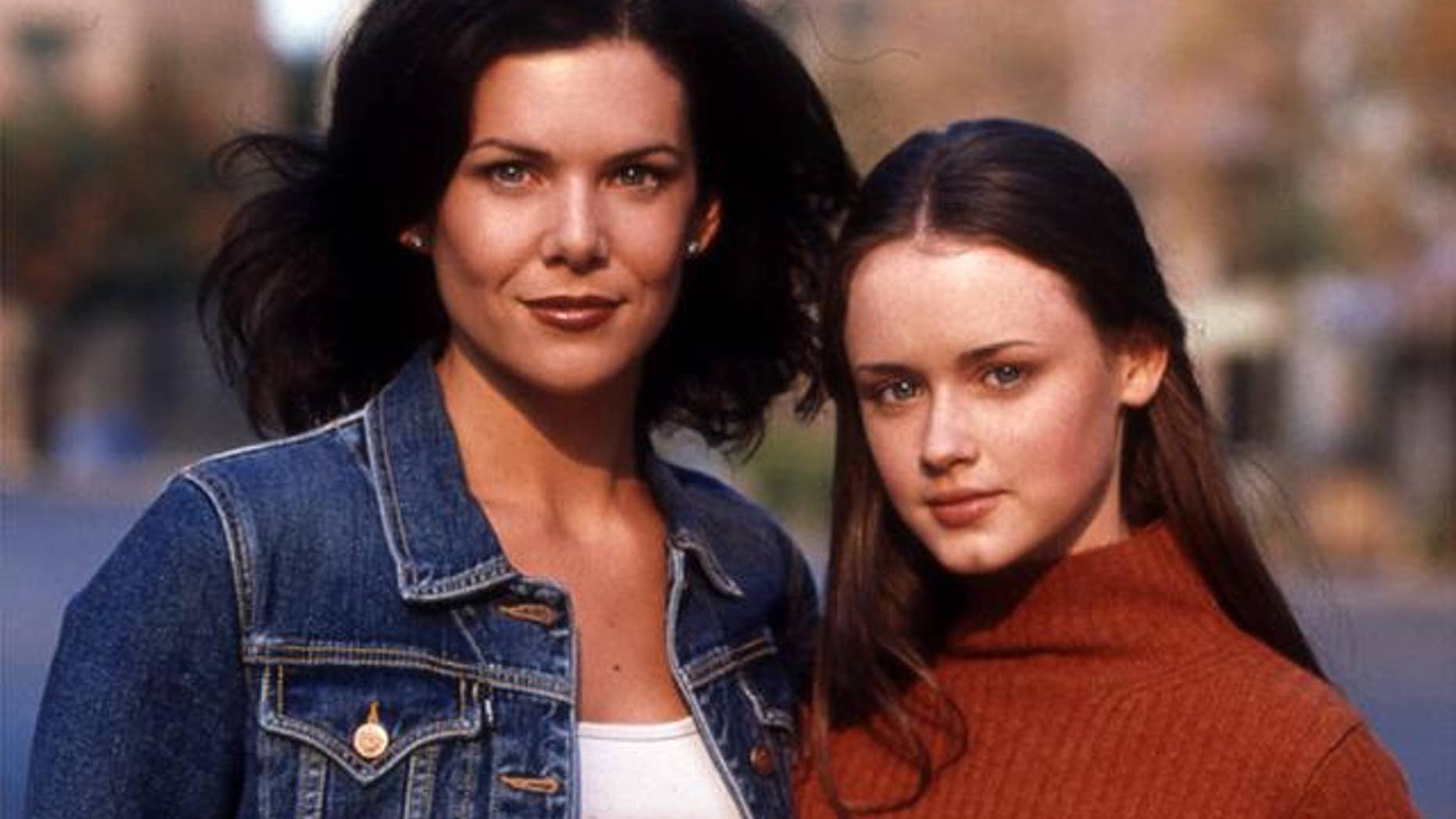 Lauren Graham and Alexis Bledel in "Gilmore Girls."