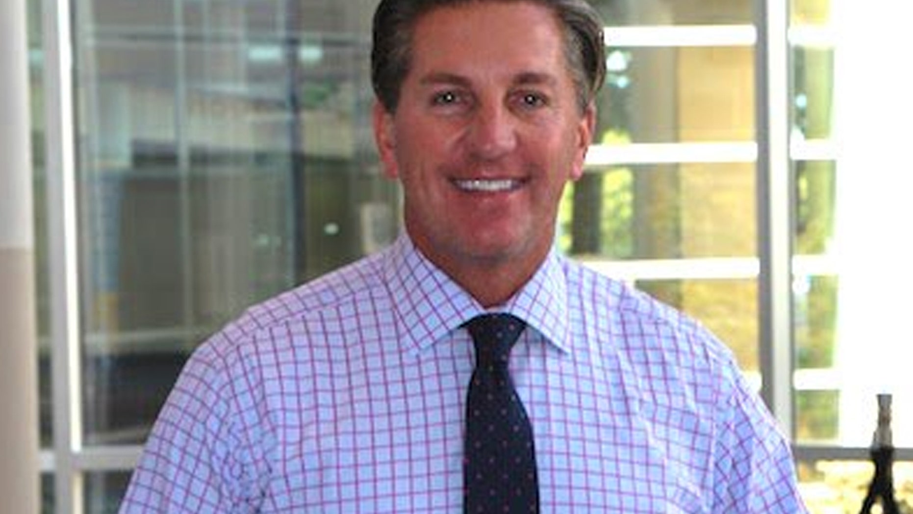 Dr. Gary Tigges apologized for comments about work habits of female physicians.