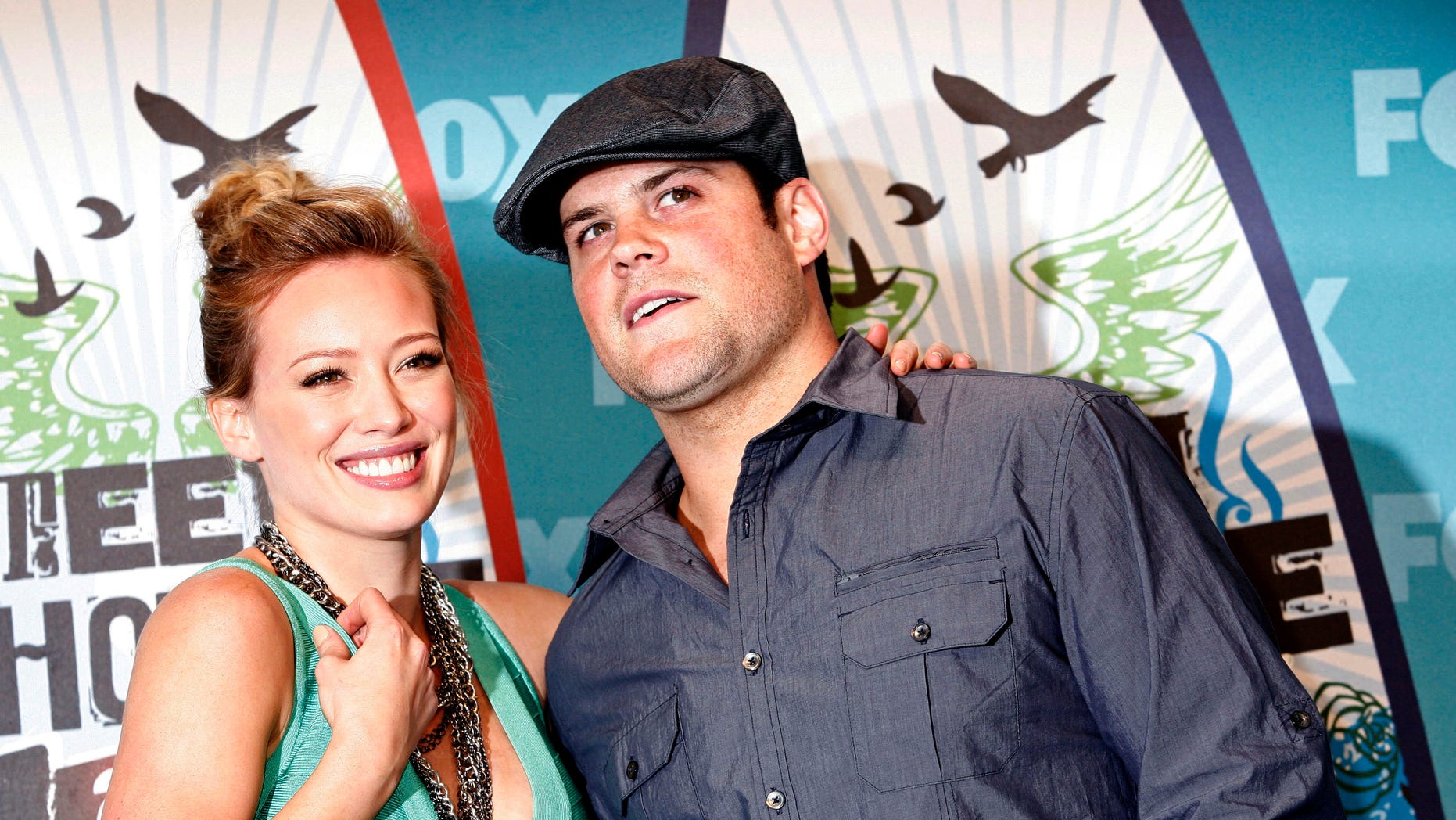 Hilary Duff Files For Divorce From Mike Comrie Fox News 