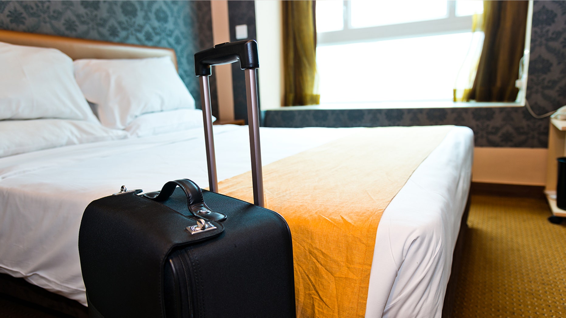 Follow these tips to spot bedbugs in your hotel room