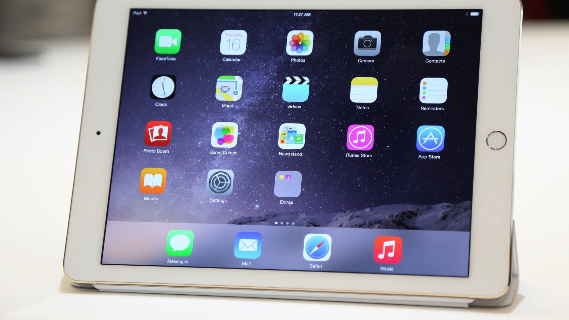 A new iPad is seen follownig a presentation at Apple headquarters in Cupertino, California Oct.16, 2014.